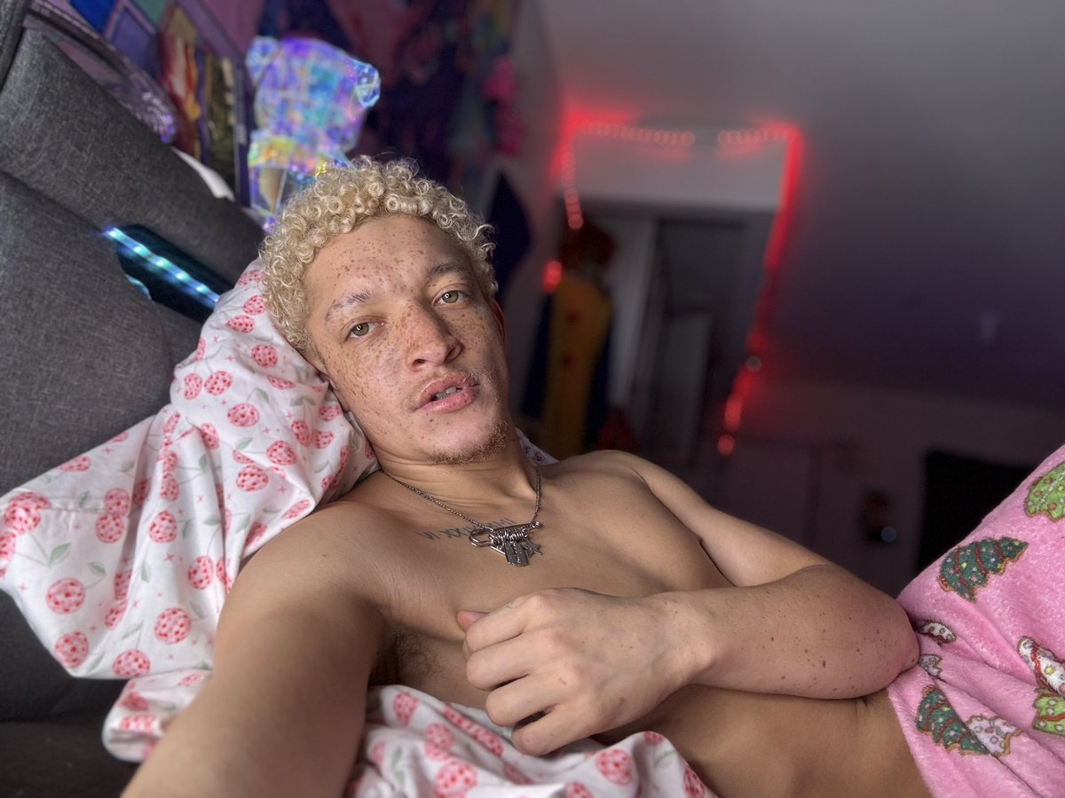 Polkadons's tweet photo. Who up.? https://t.co/gJsqPey8yF