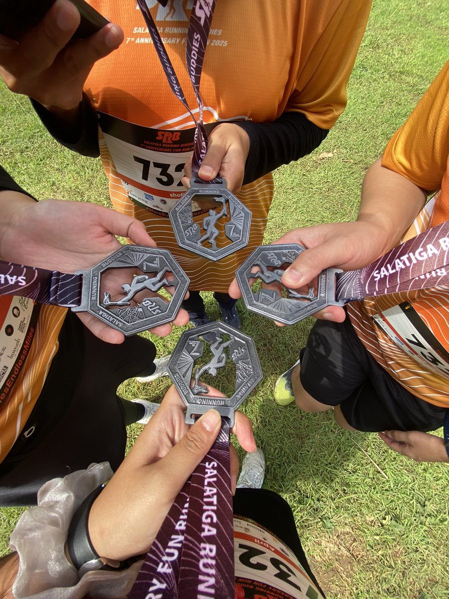 ketopraqqq's tweet photo. tiba tiba atlet , 7.7k 😭🤟🏻 https://t.co/IymI61XnCv