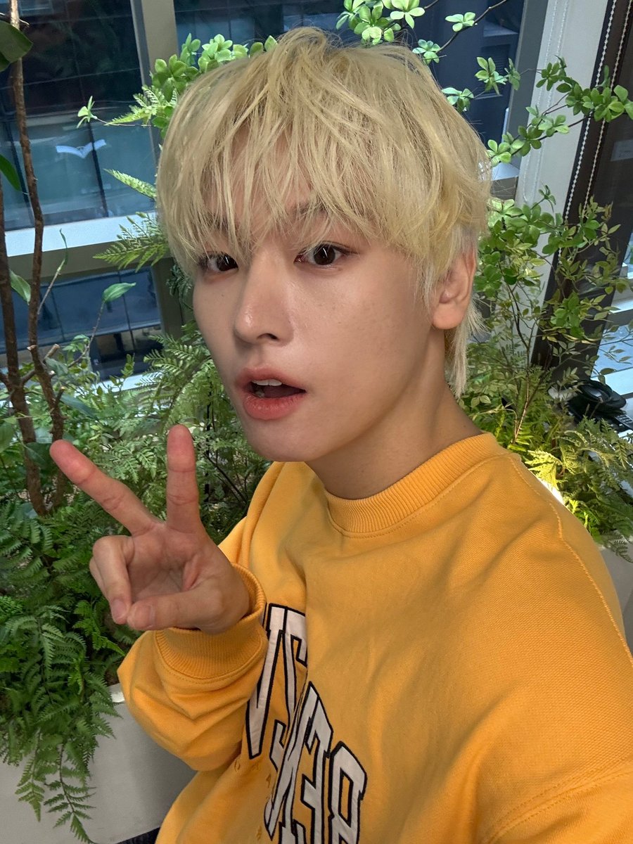 SF9official's tweet photo. 모찌피스 이거 맞나요?
#SF9 #INSEONG https://t.co/YQIFnoSLRO