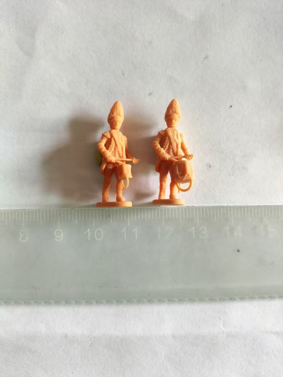 Hat Miniatures tweet media