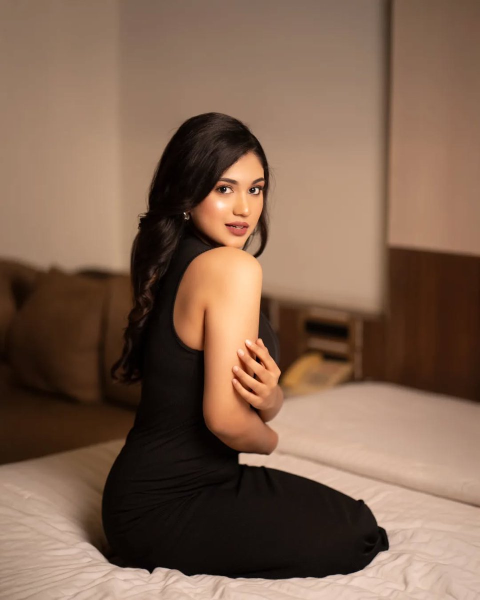 NHeroines's tweet photo. Happiest Birthday To Prettiest Girl Miss @iampriyanka_2k6_
#Priyanka #HBDPriyanka #Heroine #KannadaActress #KannadaCinema #KannadaHeroines #NammaHeroines https://t.co/lpu413ZJ99