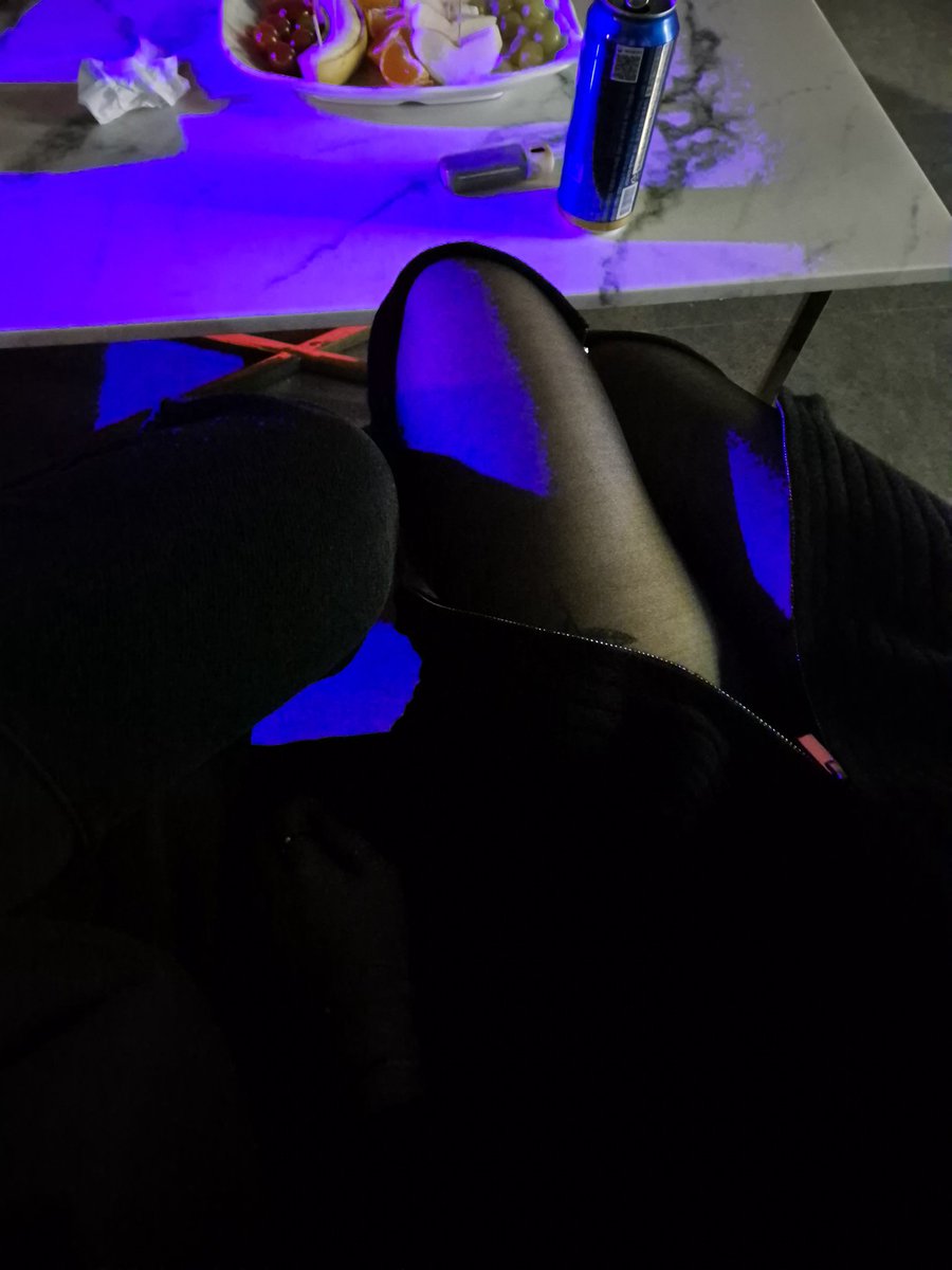 자주가던 아지트에서
소프트하게 한잔🍺
#커플 #부커만남 #초대남 #마사지 #일상 #좋아요