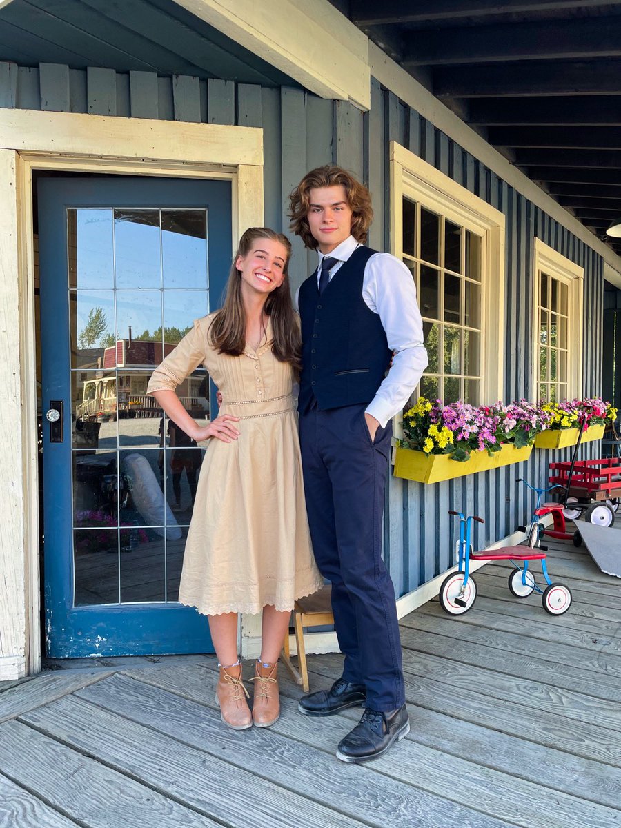 jaedalilymiller's tweet photo. 👀 #hearties #wcth #rivercodack @hallmarkchannel @SCHeartHome @HallmarkWCTH https://t.co/mLVaPOmLrr