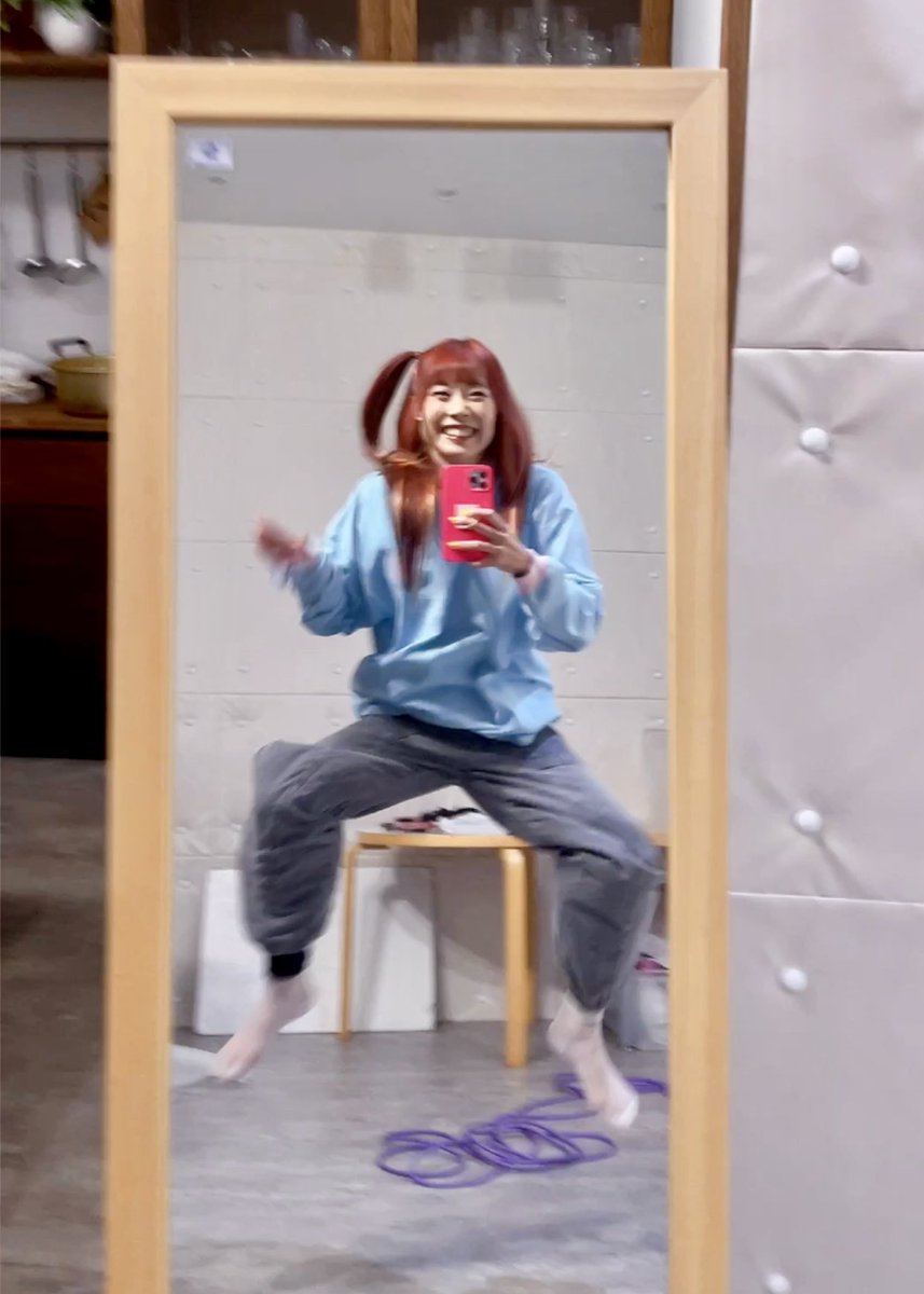 eitaso's tweet photo. 今週もキミが頑張れるようにとびっきりの元気をあげる！💛
＼バビュッバビョッバッビューン！💖✨／
一緒に飛び上がろうおはえいそ！！！😆👍✨ https://t.co/jU0cUyRLQ2