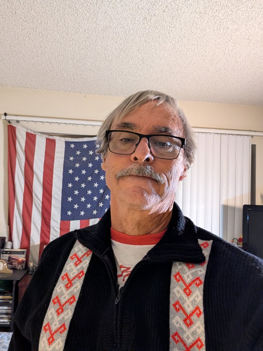 georgesy_09010's tweet photo. So flash from the past, wearing my Dad's vintage 79 year old sweater and under the sweater I am wearing my 1977 swim t-shirt #SGSGGOLD #vintageclothes #oldschool https://t.co/NP0LIr4j5J