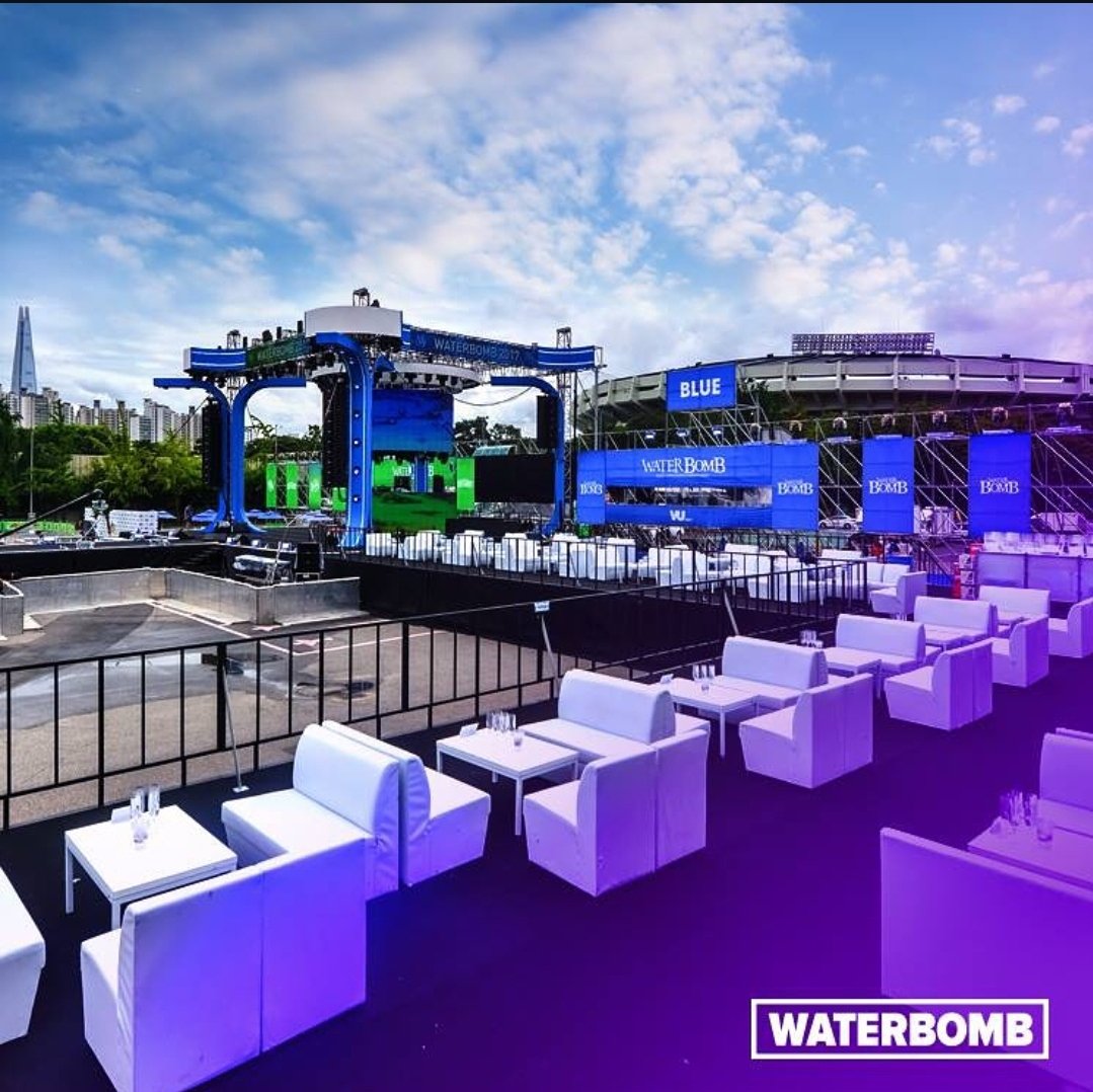 ziniEGG's tweet photo. Waterbomb Manila VVIP Ticket Details

-250,000 per table (10 heads)
-seats are on platform (high- so not obstructed)

(Sample pics from past waterbomb events) https://t.co/Hjwq6dWiIY