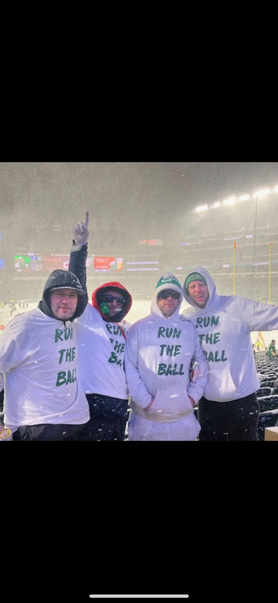 Keith_Stone24's tweet photo. @CrossingBroad #RunTheBall https://t.co/T4vVVbuOWK