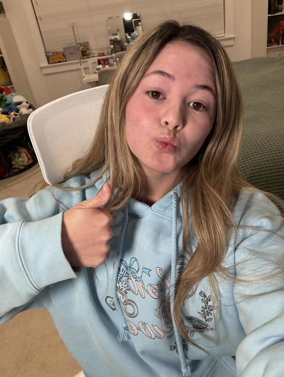 i’m live on twitch for #DAWeekend doing dynamax adventures for lunala !!! community members are welcome to join, hope to see you there!
twitch.tv/ihavebrewster