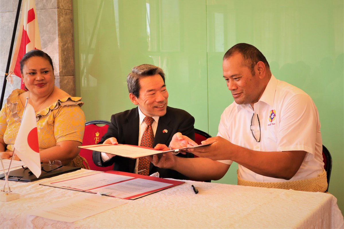 japanintonga's tweet photo. 1月17日 #草の根文化無償資金協力 GCGP贈与契約署名式を行いました！🇹🇴🇯🇵

トンガラグビー協会トレーニング施設建設計画
トンガラグビー協会に新しいジムを建設します。昨年開始されたトップ選手育成のためのハイパフォーマンスアカデミーの拠点となります🏉🦅🇹🇴 https://t.co/JhCOPQiJCY