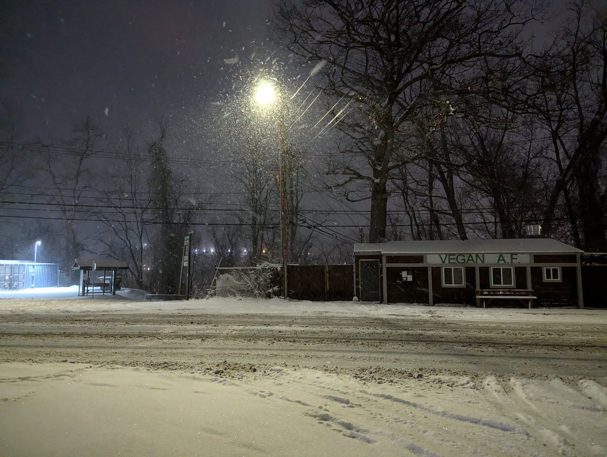 jonathanvcann's tweet photo. Snowstorm views on the last night of my weekend vacation https://t.co/0MLVikOg1w