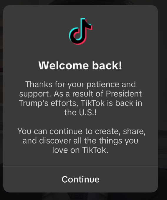 weplash's tweet photo. Si te perdiste el drama de las últimas horas: 

TikTok fue vetado oficialmente en USA… pero el veto duró 14 horas. 🤡 (Jesús estuvo muerto más tiempo).

¿El que lo salvó? Trump. Extendió el plazo para la venta de la app, llevándose el crédito de héroe frente a 170 millones de usuarios.

Hasta la propia app le agradeció con un pop-up de bienvenida.

De querer banearlo a ser su salvador. Masterclass en PR gratis.