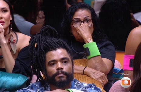 luscas's tweet image. primeiro caso de conversa por telepatia na decisão de um voto