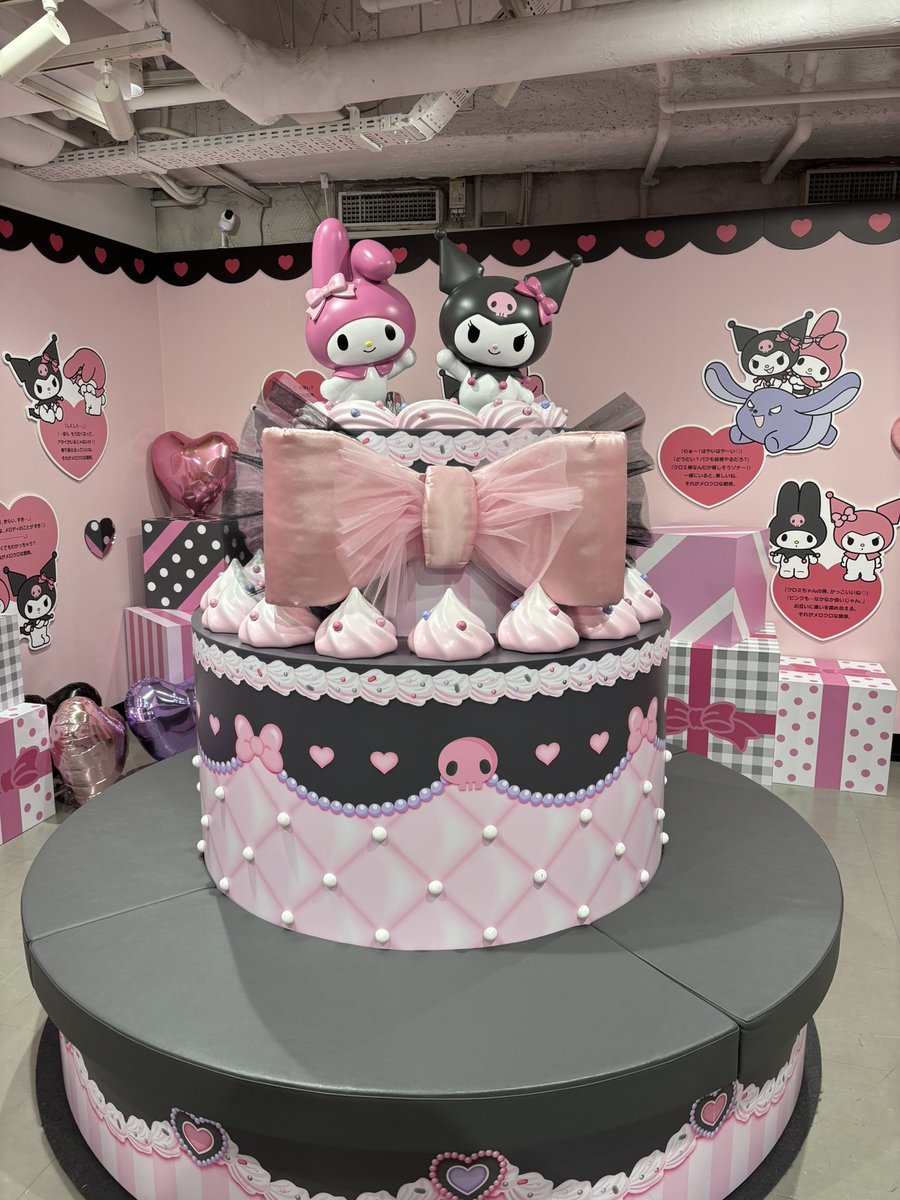 ＃メロクロ展 
遊びに来たよ