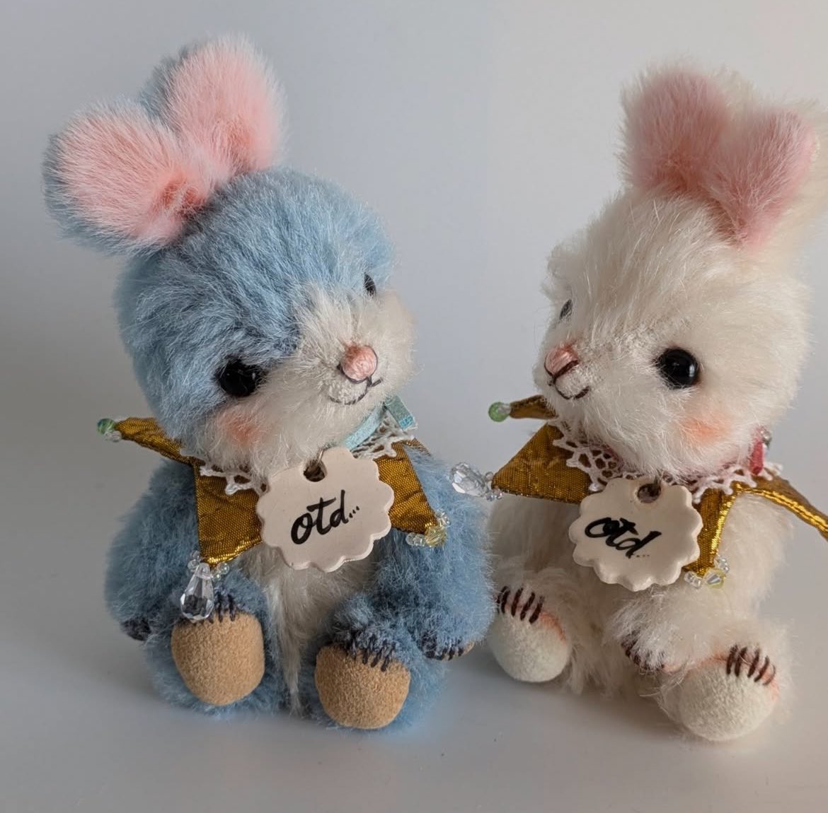 実店舗「星」の始まりイベント作品紹介
@otd_karen_bear 様の作品です
星の襟すごく可愛い外しも可能でいろんな合わせ方が楽しめる
日程：2025/1/24-1/31
営業時間：12：00-18：00事前予約必要、前日午前12時までにDMまでご連絡ください。
店舗住所：133-0056
東京都江戶川区南小岩七丁目 31番13-801