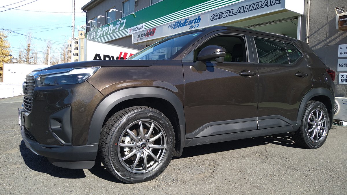TG_MACHIDAHILLS's tweet photo. 今回はスタッドレスセットご購入にあたり
当店を選んで頂き有難う御座います🙇♂️
#SCHNEIDER #SG2 & #iceGURAD #iG60
215/55R17 94Q を装着させて頂きました✨
🚗空気圧点検お待ちしております🚗
#ホンダ
#WRV
#スタッドレスタイヤ
#ヨコハマタイヤ
#タイヤガーデン
#町田ヒルズ https://t.co/5YfNOil1Lj