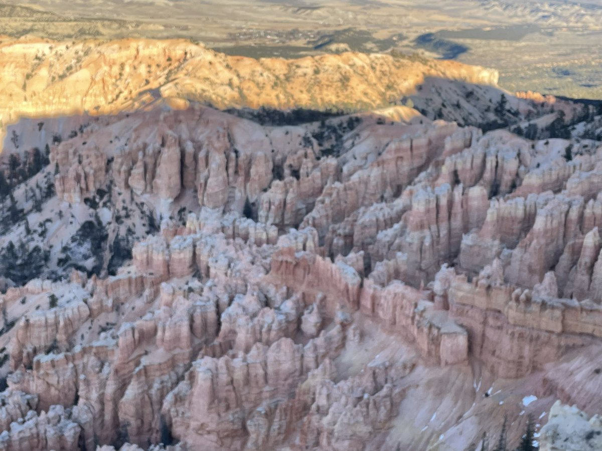 ratherbrunnin's tweet photo. Just found out a free lifetime National Parks pass for disabled people exists today. Iโve already used it twice! #BryceCanyon #BrycePoint #InspirationPoint #Hoodoos #SunsetPoint https://t.co/tagKm6VLpb