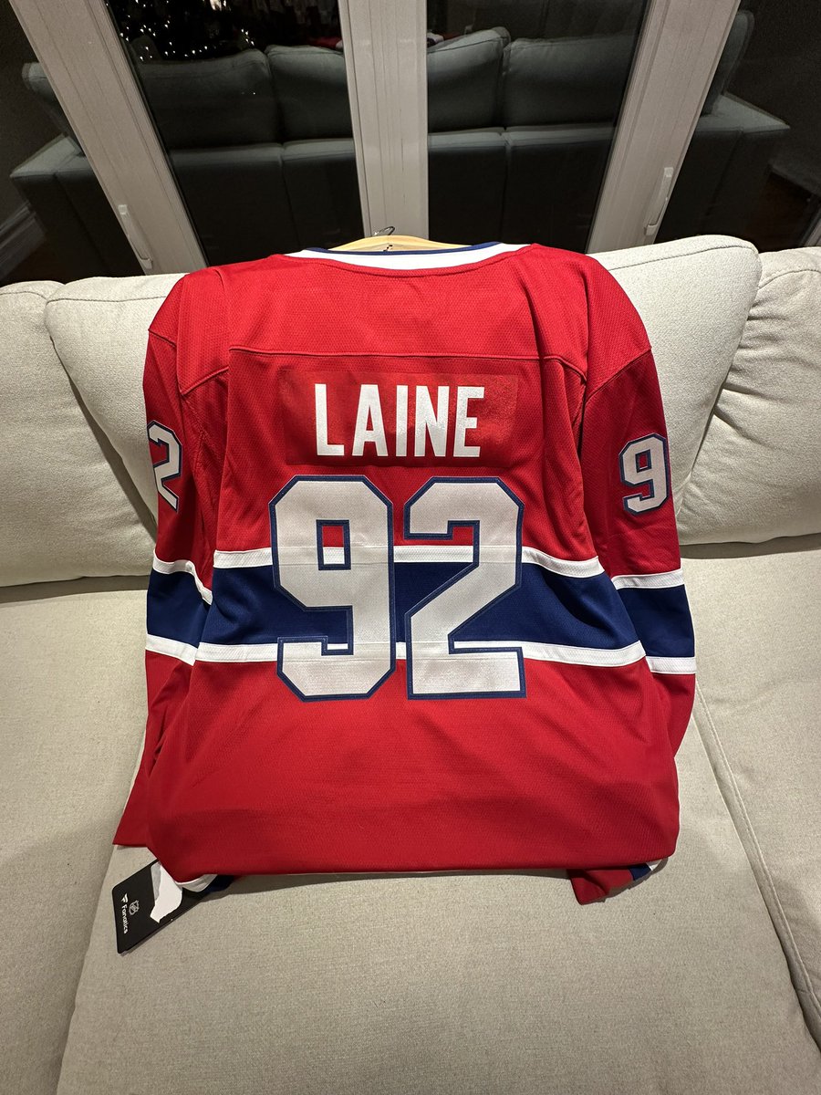 Laine scored tonight so I’ll give one person who follows the rules below will win a FREE jersey.

RULES:

1. Follow me on X
2. LIKE ❤️ &amp; RT 🔄 this tweet 
3. Follow me on IG (same @) 
4. Reply done for both follows &amp; reply your size 

Good luck &amp; this is capped to one per game.