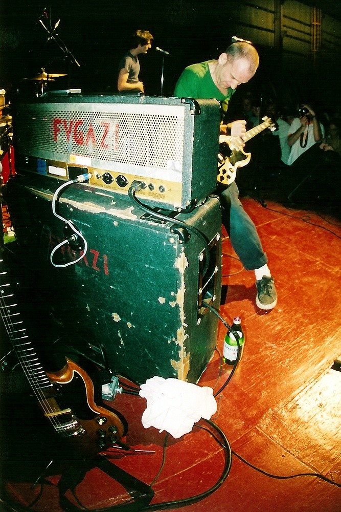 Guy Picciotto and Ian MacKaye perfomed with Fugazi at Sloss Furnace, Birmingham, Alabama

Photo by Ryan Russel

#punk #punks #punkrock #hardcorepunk #fugazi #history #punkrockhistory