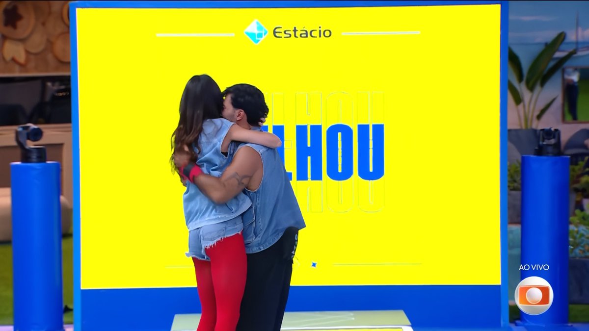 🧩 PROVA BATE-VOLTA

Vitória e Mateus venceram a prova e se salvaram do paredão.

#BBB25 #RedeBBB