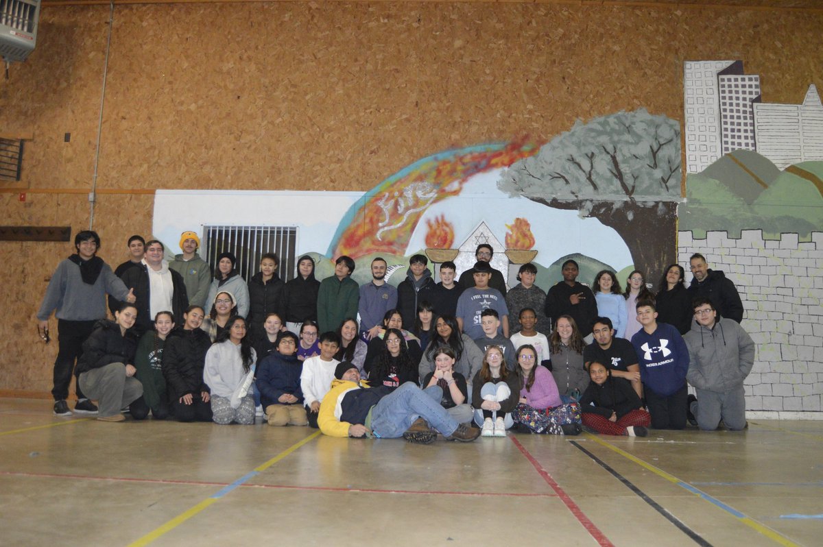CampIroquoina's tweet photo. This weekend was our Winter Ascent Bible Retreat! The group that came to our snow-covered camp enjoyed warm fellowship, delicious food, fun games, &amp; the opportunity to learn about the redemptive nature of our amazing God! May the youth who attended draw closer to the Lord Jesus! https://t.co/tCElZ0bNz2