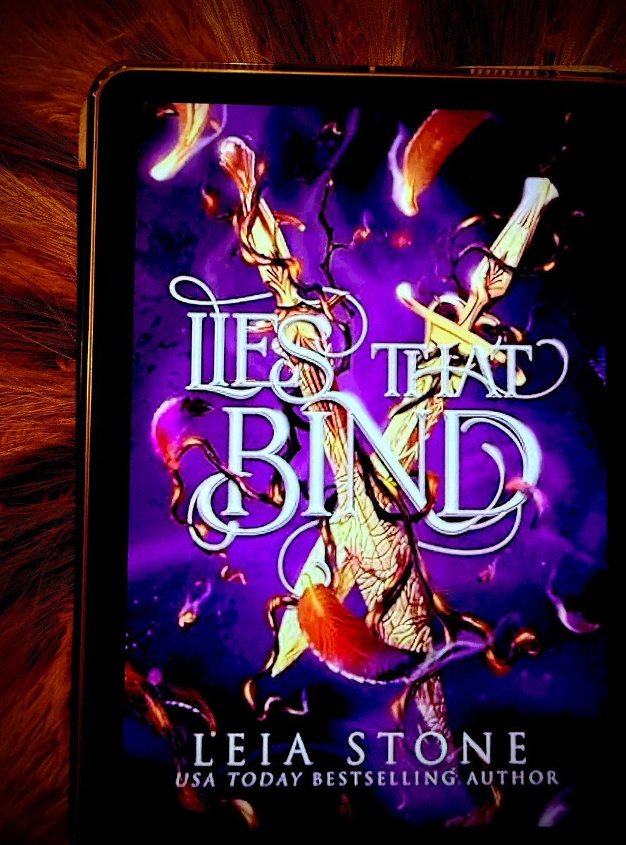 AliBookEscape's tweet photo. ✨✨✨✨Book Review✨✨✨✨
📖Lies That Bind by Leia Stone📖
♦️Fantasy Romance♦️
📚Book 2
❤️🔥Angsty
🪄Magic
🤫Secret Relationship
👑Government Politics
⚔️Action
🐦🔥Magicbonds with creatures
📱Available On Kindle Unlimited
⭐️⭐️⭐️⭐️⭐️
🌶️
#romantasy #bookreview #booksrecs #books https://t.co/MmjtrHKSyy