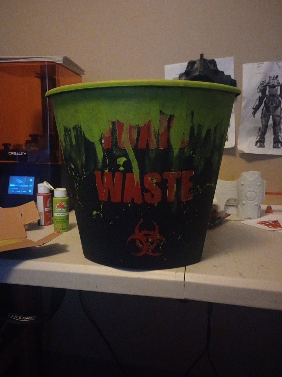 PropsDragon's tweet photo. Went to Walmart and got a little white trash can for my bathroom. Figured I'd spice it up and make it look like a toxic waste can. https://t.co/SYxAYEgAga