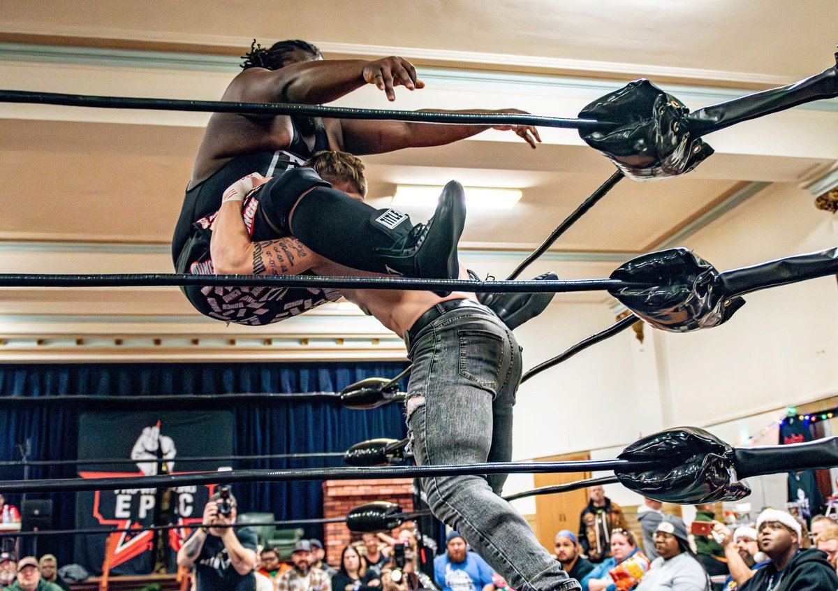 Guys,

Stop staring at my ass.
God…

Jk. I knew what I was doing when I wore the jeans🫡
#prowrestling #powerbomb #skinnyjeans #bac #morningstar #cheeks