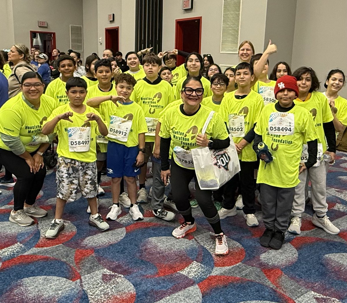 Deanda_HISD's tweet photo. Great job to our DeAnda running club for completing the We Are Houston 5K yesterday! 🏃‍♂️ 🏃‍♂️ Shout-out to Coach Anaya, Coach Berrones, Ms. Villarreal, &amp; all the parents who joined the race and/or showed support to the team!! 💪🏼 https://t.co/nQJCYsQWPz