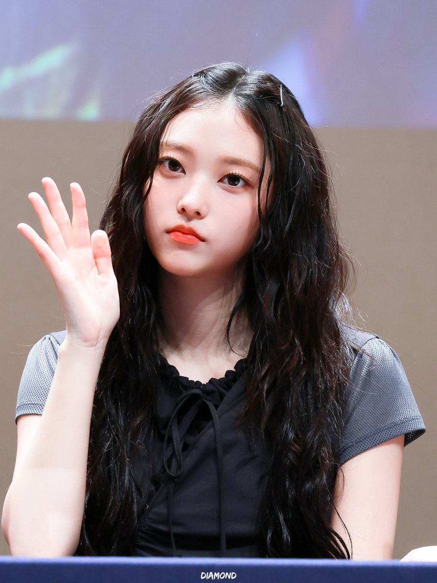 240606 HQ

#NewJeans #뉴진스 #해린 #HAERIN