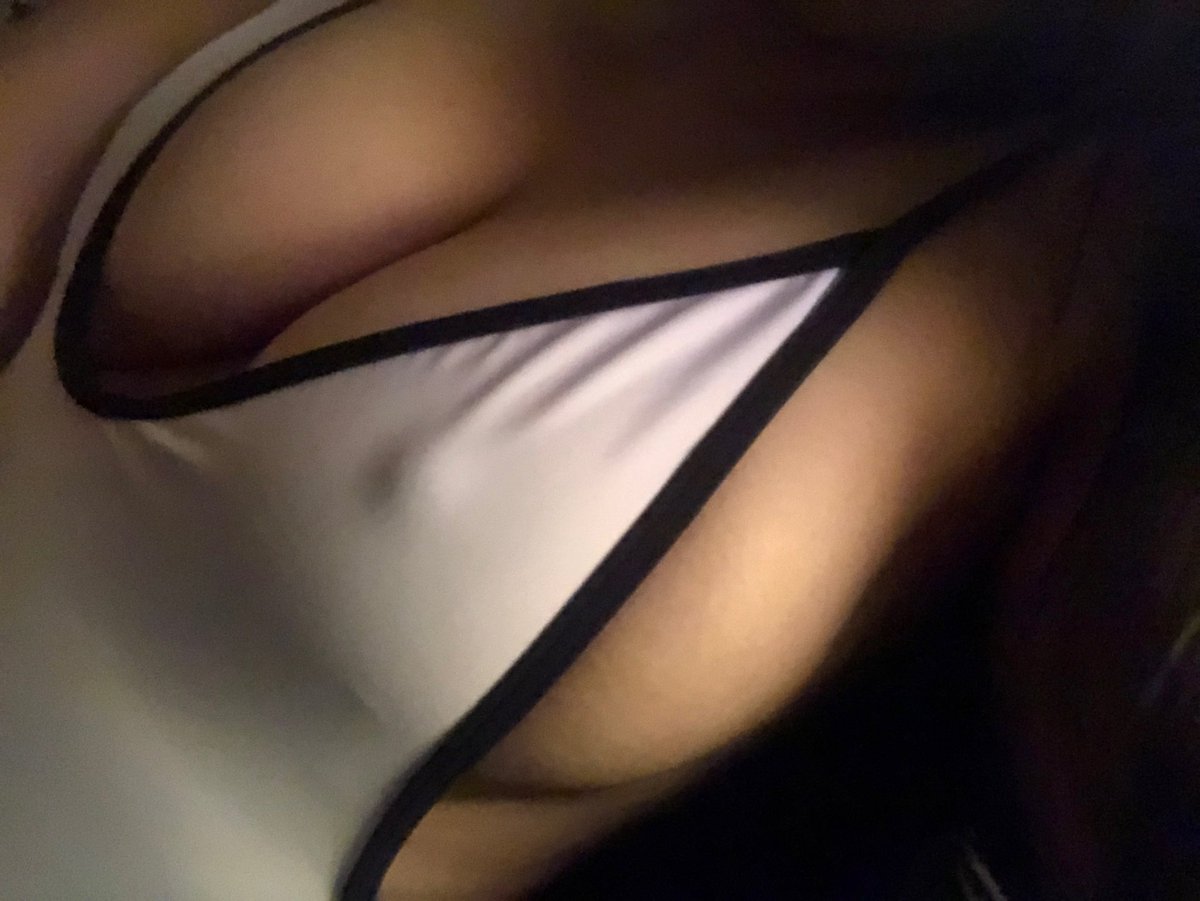 Here2Pleaze's tweet photo. Dizzammm! You’re so fine @HisSexySlutWife https://t.co/m3I1YrP7VT