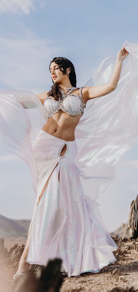 INDACTRESSPIC's tweet image. Nora Fatehi Shaking her hips for #Snake  #jasonderulo