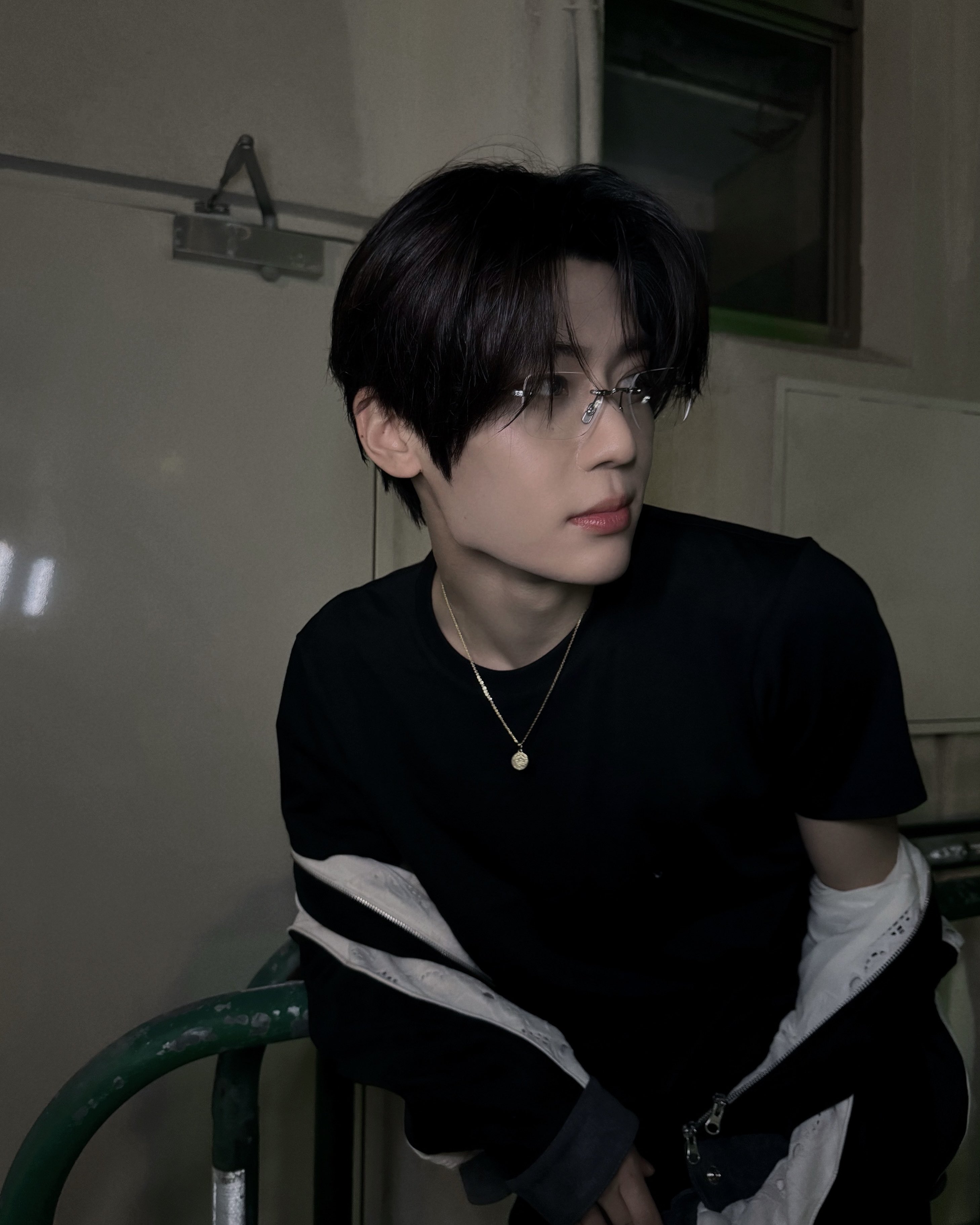 NCT WISH | ⛓🖤 #SION #시온 #シオン #NCTWISH | Instagram