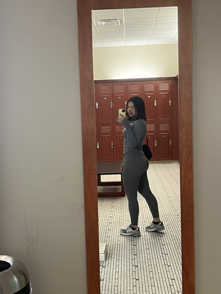 xolenaaaa's tweet image. Gym selfies gonna eat every time