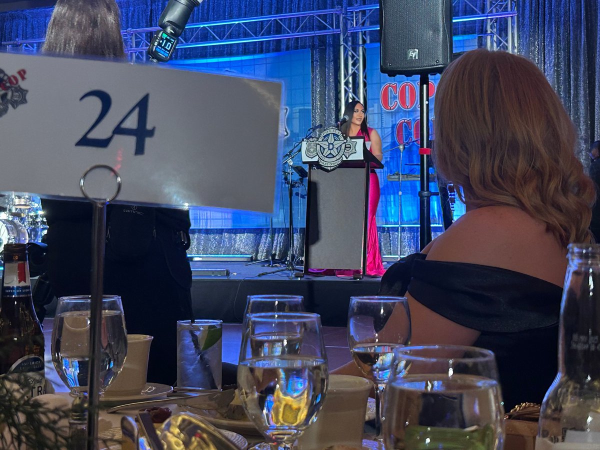 DawnWhiteNews's tweet photo. Thanks to @ATODallas for asking me to emcee your awards banquet last night at The Westin Dallas Galleria. It's important to give back to the community and donate time to help non-profit organizations like this one.
#dallas #dallastexas #dallastx #ATOdallas https://t.co/n41I9CorZD