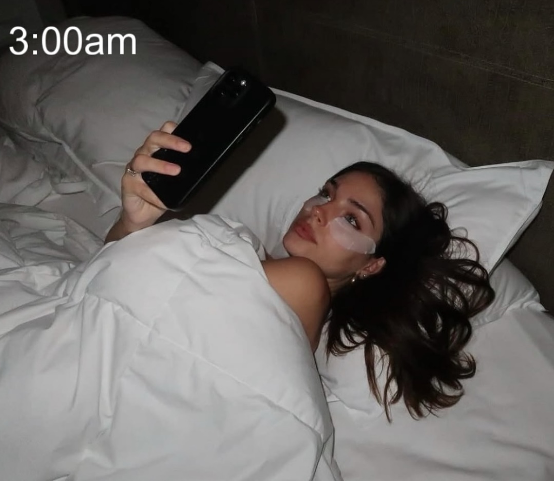 invis4yo's tweet image. “I'm going to sleep early tonight”