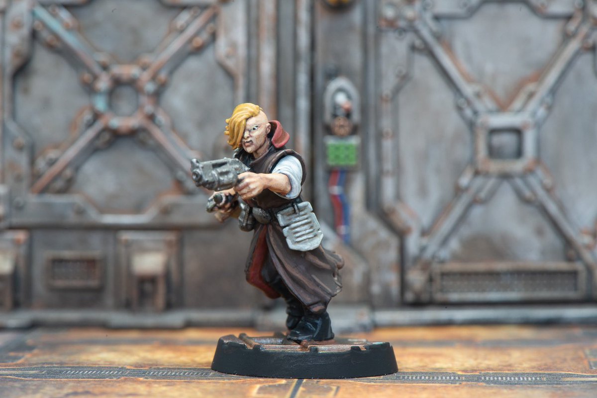 IgoUgoGamer's tweet photo. Underhive Outcast with Stub Gun &amp; Fighting Knife #WarhammerCommunity #PaintingWarhammer #paintingminiatures #Necromunda https://t.co/VfGy6Y1vMd