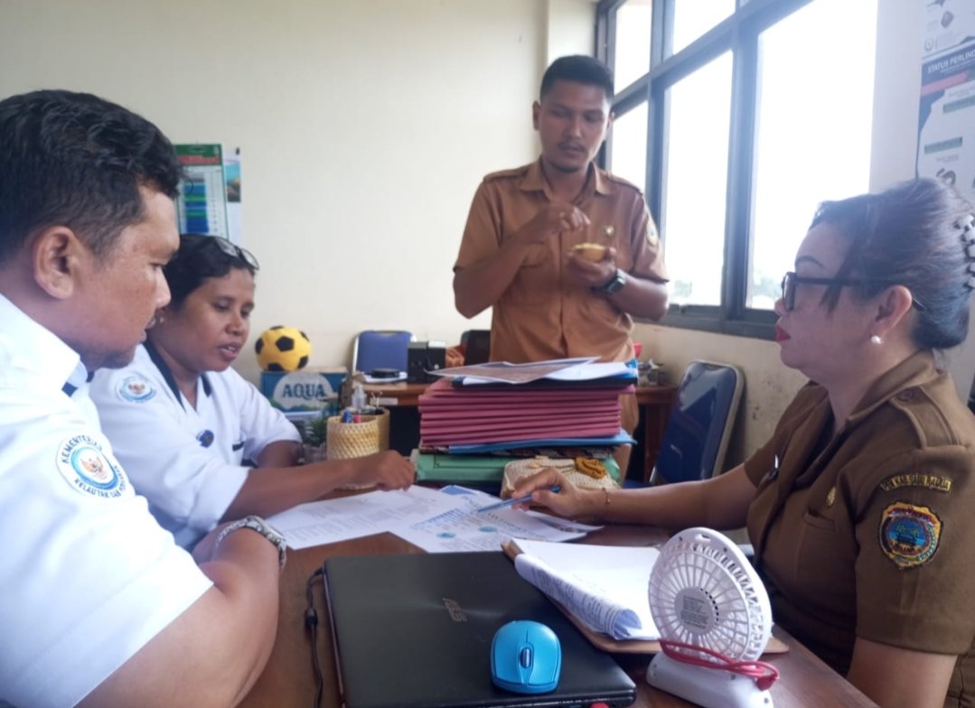 LabuYuslinda's tweet photo. Senin, 20/01/2025, Luhkan Sabu Raijua di Dinas Kelautan dan Perikanan Kab. Sabu Raijua. Melakukan koordinasi dan konsultasi dengan Kadis dan Kabid terkait Tim Penilai Kelas Kelompok https://t.co/wR9TNnbGNj