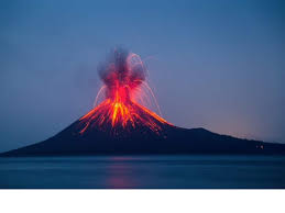 HistoryNomad24's tweet photo. -Krakatoa Eruption (1883)- 
The eruption was heard 3,000 miles away, with ash affecting global climates for years. 
#Krakatoa #VolcanicEruption #ClimateImpact https://t.co/G5lP1jKbc1
