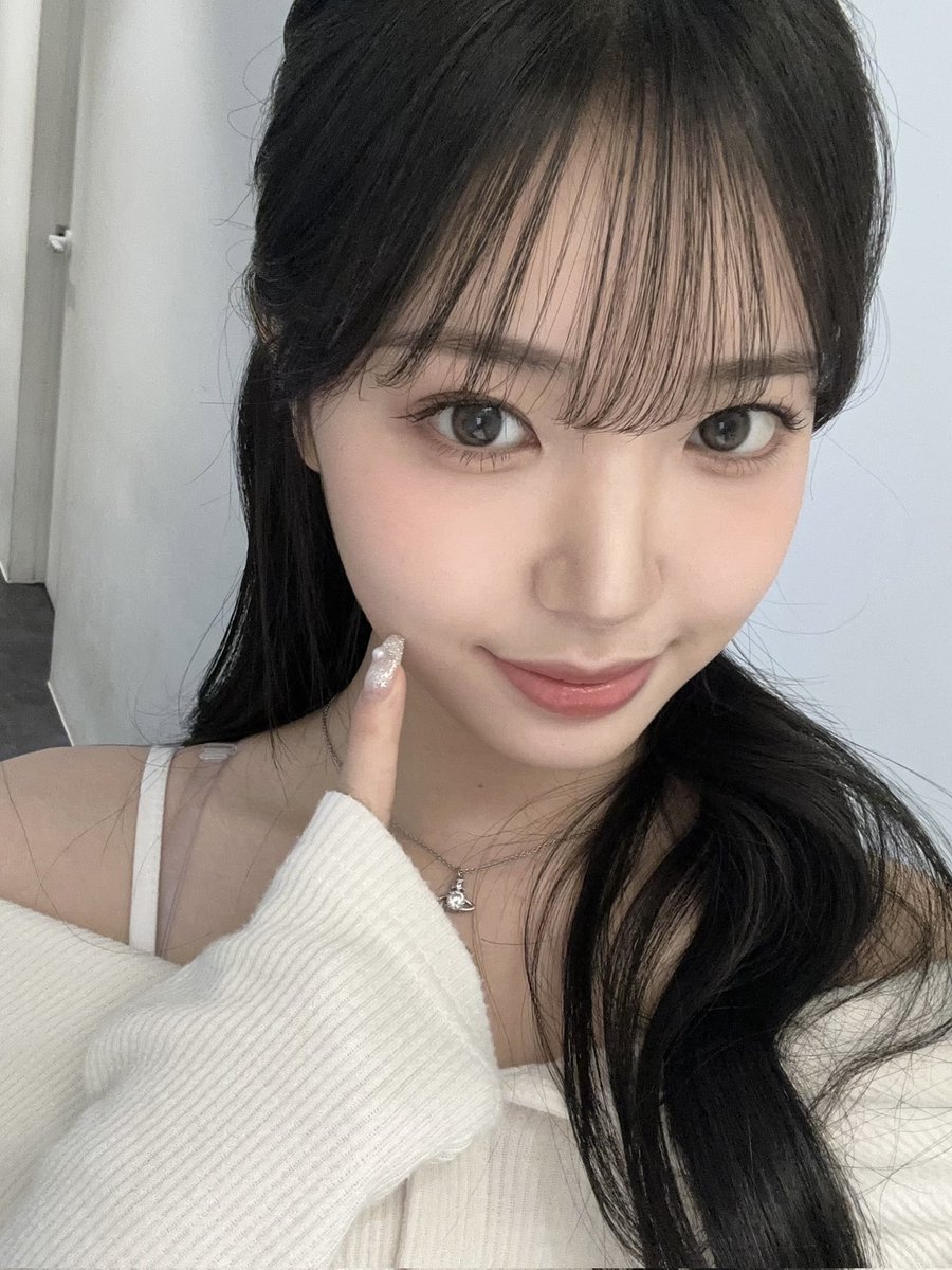BRAVE_CandyShop's tweet photo. 🤍🩶

#수이 #SUI #CandyShop #캔디샵 https://t.co/fZmugz9DzT