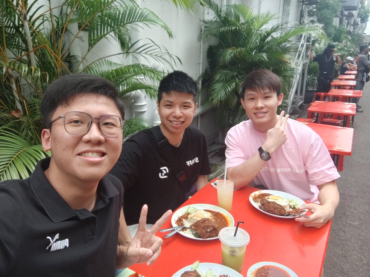 Awesome catch-up session with my first competitive team ever. 

Although we're all in vastly different places in life now, I'm so glad we can still vibe so well. 

I'll always miss the days competing with them! ❤️