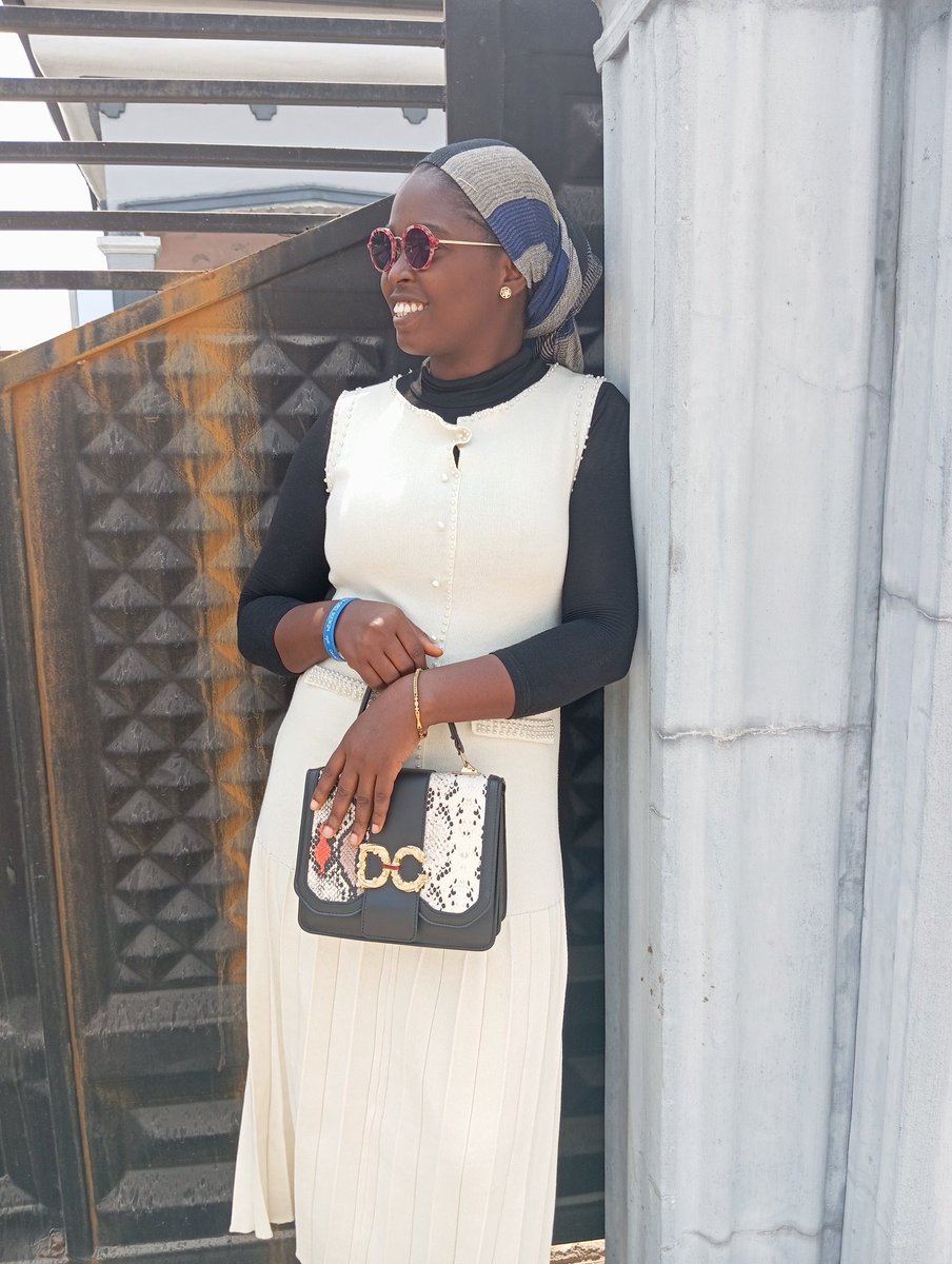 We walk in God's protection and grace in this new week.

His face shines upon this week. We find favour in God's sight and in the sight of men. In Jesus Name AMEN 🙏🏾