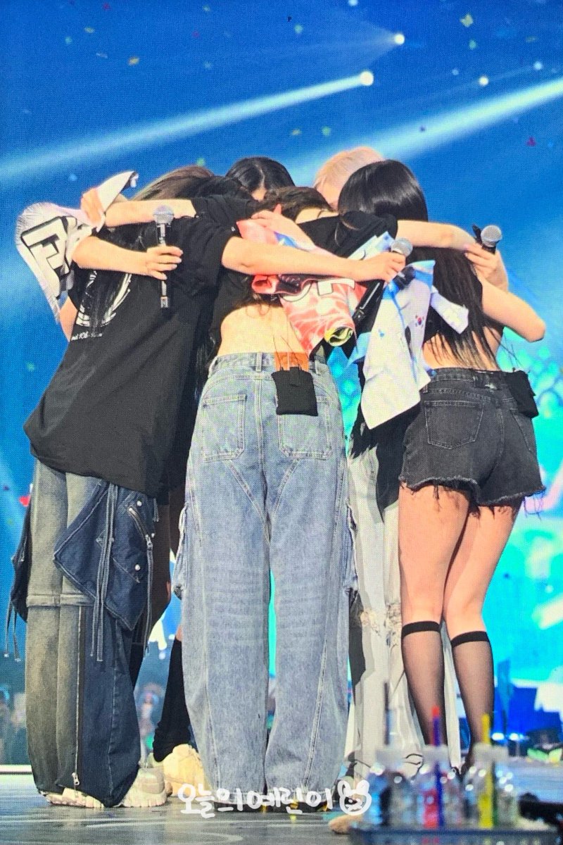 YerinHada0819's tweet photo. 250119 여자친구 최고야..🥺
#GFRIEND #여자친구 #YERIN #예린 https://t.co/jyt6TIfta9