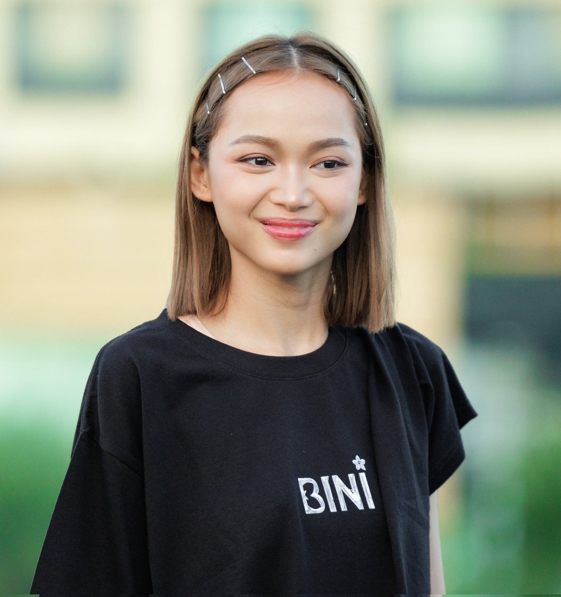 gwencolah's tweet photo. gwen wag ka na magtaka pag sinasabihan kang maganda kasi true pa sa true yon! 🥹 https://t.co/Rt6BpoeOS2