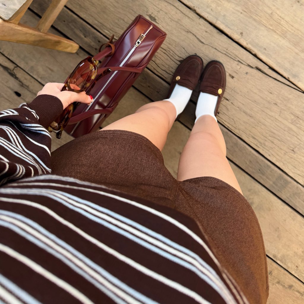 เจอแบรนด์ไทยทำ outfit สีน้ำตาลเฉดที่ชอบแล้วแฮปปี้อะ 😭 เสื้อ polo แขนยาว + กางเกงสีน้ำตาล choco ของ iceblink ให้ 10/10 น้ำตาลผู้ดีมากกก