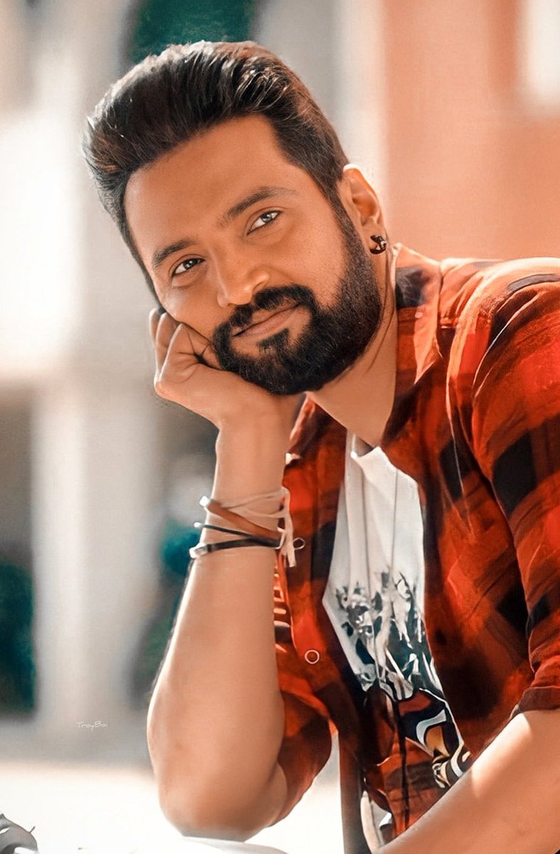 kayaldevaraj's tweet image. January 21st

#VersatileActor and 
#ComedyKingOfKollywood 
@iamsanthanam 

#HappyBirthdaySanthanam 
#HBDSanthanam #Santhanam

#MadhaGajaRaja 

@khushsundar #SundarC
@yoursanjali @varusarath5 @vijayantony