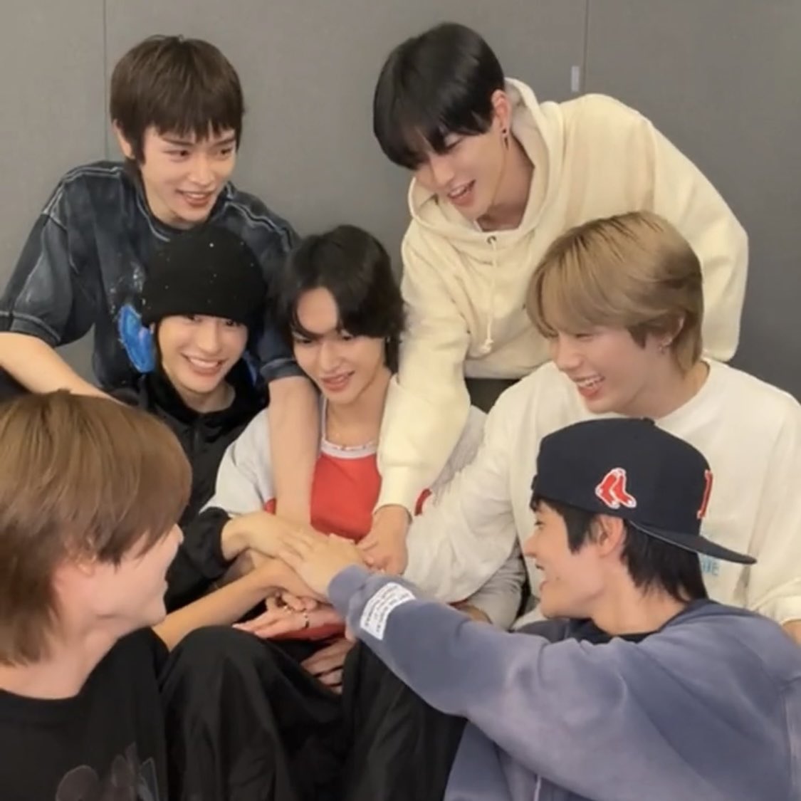 กลับมาเหอะน้าคิดถึงยังจำได้ทุกช่วงเวลาเลย