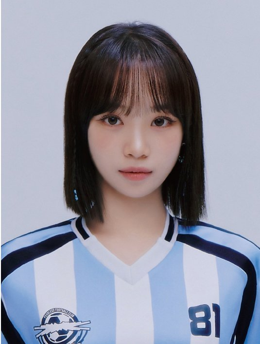 kimchaewonpics's tweet photo. fim united's goalkeeper - player 81 ⚽️🩵 https://t.co/Za1iEAB2qM