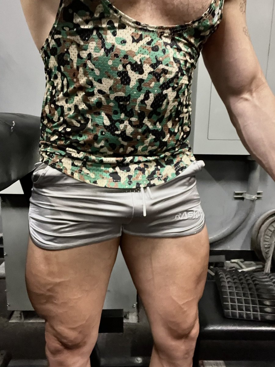 Redoing my X and I got lazy to upload. Here’s some from the end of my first year year of bodybuilding and lots of quad shots from this year