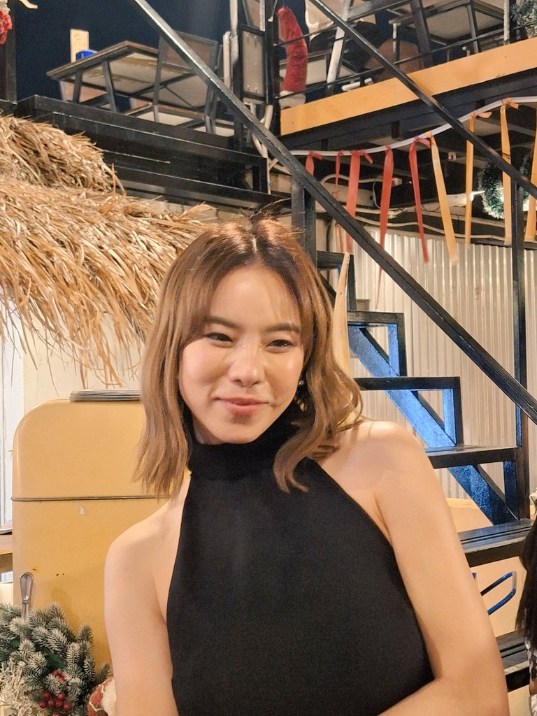 Lee_Lanthom's tweet photo. จังหวะที่แฟรชสาดมานั้นนน
#หมูกระทะกะคริส2025 #crishorwang https://t.co/eBfzW1H4FM