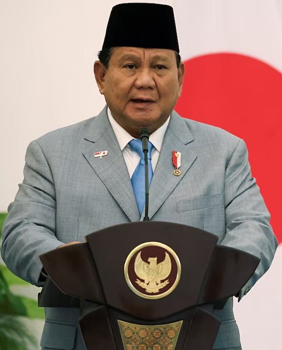 MarioNawfal's tweet photo. 🇮🇩INDONESIA’S PRESIDENT HITS 81% APPROVAL IN RECORD TIME

In just 100 days, President Prabowo Subianto has turned campaign promises into action, earning sky-high approval ratings and setting a new bar for leadership.

From free meals for 83 million Indonesians to limiting tax hikes to luxury goods, his people-first policies are winning over critics and supporters alike.

With bold moves and big plans, Prabowo is already redefining what success looks like in Indonesia.

Source: Reuters